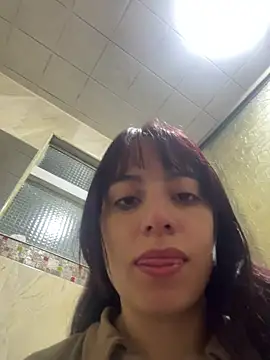 Mia fiire online show from 06-17-26, 03:50