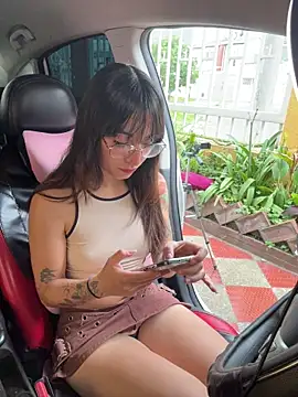 Mia fiire online show from 11-30-25, 07:36