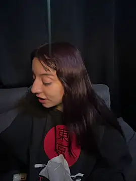 Mia fiire online show from 06-19-26, 03:01