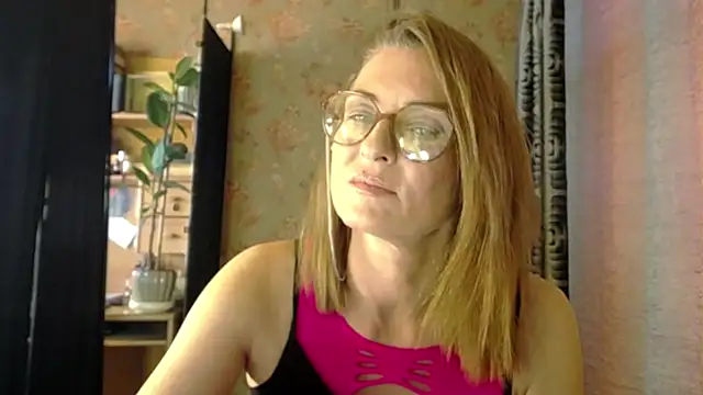 Snapshot of Soniakiss chatting on 03-17-26, 03:04 Soniakiss online show from 03-17-26, 03:04