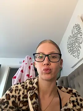 RosieLovexoxx online show from 11-30-25, 02:51