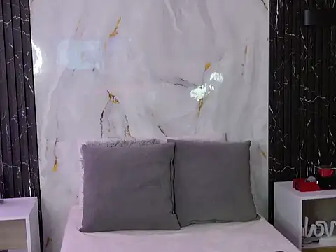Snapshot of ChloeHolmes chatting on 02-11-26, 10:48 ChloeHolmes online show from 02-11-26, 10:48