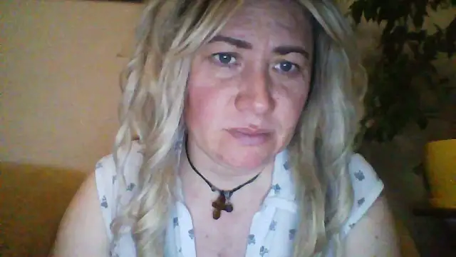 Snapshot of ClaireShannon chatting on 01-08-26, 05:52 ClaireShannon online show from 01-08-26, 05:52