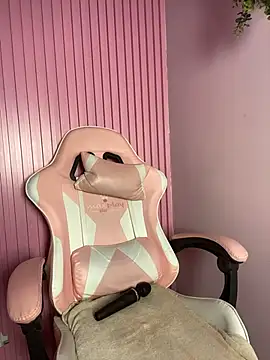 PrettyChloe  online show from 04-20-26, 07:59