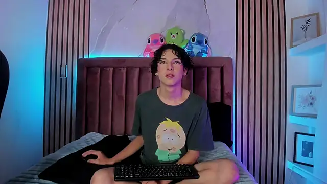 SthepanodiMonaco online show from 04-15-26, 03:23