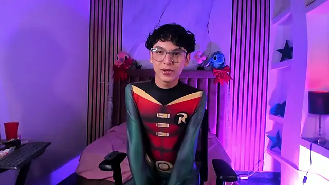 SthepanodiMonaco online show from 12-13-25, 08:04