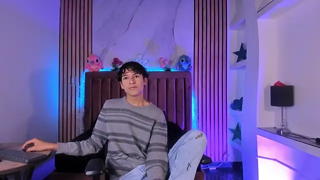 SthepanodiMonaco online show from 01-13-26, 07:18