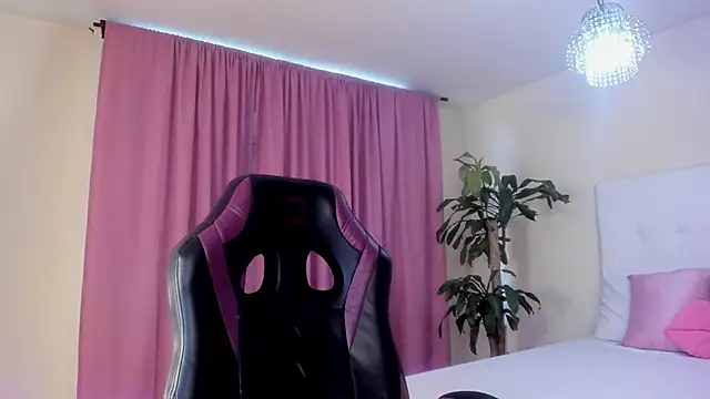 Emmaa Queen  online show from 01-08-26, 07:20