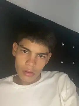 Snapshot of Lil_babyyy_ chatting on 05-29-26, 04:13 Lil babyyy online show from 05-29-26, 04:13