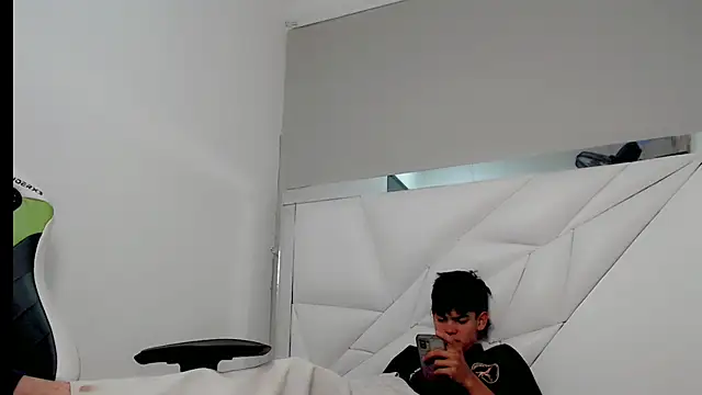 Lil babyyy  online show from 12-18-25, 04:06