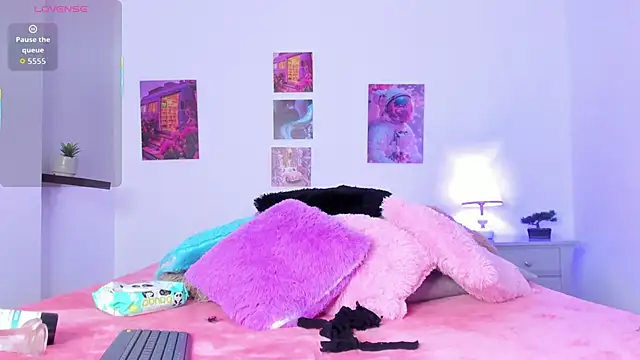 giseele-gigii online show from 12-20-25, 07:06