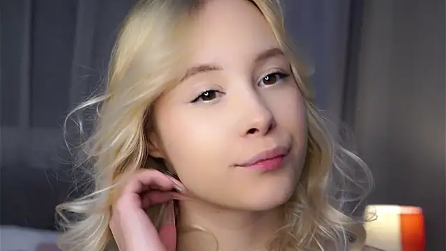 Snapshot of AunclreaVache chatting on 01-12-26, 11:06 AunclreaVache online show from 01-12-26, 11:06