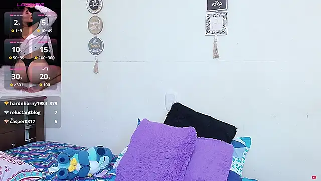 Snapshot of rose_towers4 chatting on 01-17-26, 01:37 rose towers4 online show from 01-17-26, 01:37