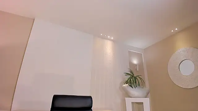 LisaFlowers  online show from 02-11-26, 11:21