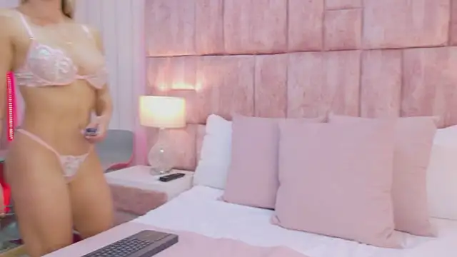 AnnaQuinn online show from 12-21-25, 02:41