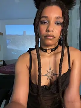 Lillith Bloom online show from 04-29-26, 07:09