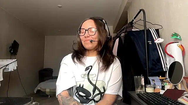 KerriMcbreen online show from 11-28-25, 05:07