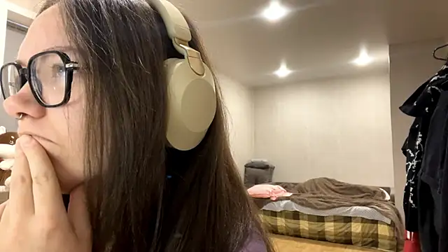 KerriMcbreen online show from 12-20-25, 03:09