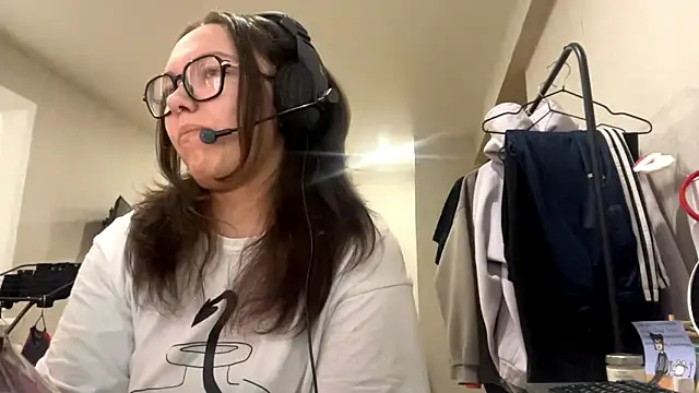 KerriMcbreen online show from 11-29-25, 06:24