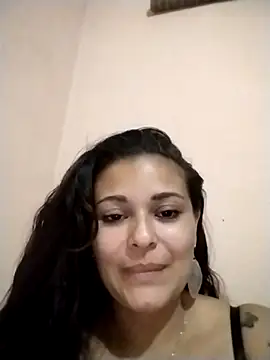 Snapshot of hafsa_ali chatting on 12-21-25, 03:19 hafsa ali online show from 12-21-25, 03:19