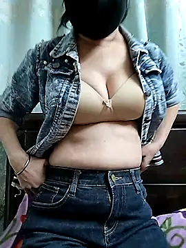 Queencandy736 online show from 01-13-26, 07:45