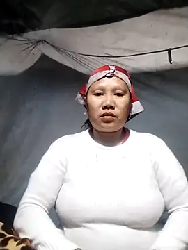 Snapshot of LeoPet2x chatting on 12-22-25, 11:38 LeoPet2x online show from 12-22-25, 11:38