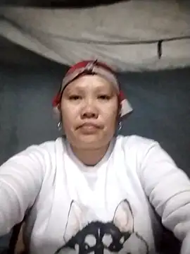 Snapshot of LeoPet2x chatting on 01-09-26, 05:20 LeoPet2x online show from 01-09-26, 05:20