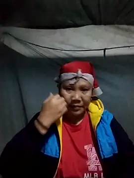 Snapshot of LeoPet2x chatting on 12-19-25, 10:56 LeoPet2x online show from 12-19-25, 10:56