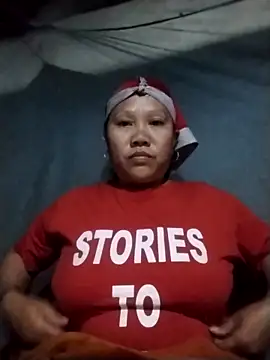 Snapshot of LeoPet2x chatting on 12-17-25, 10:26 LeoPet2x online show from 12-17-25, 10:26