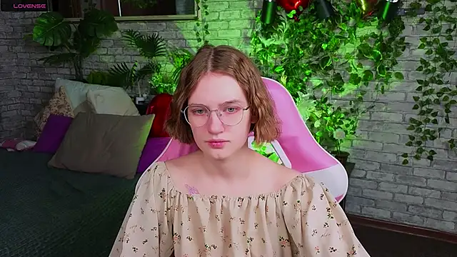 Mia Mooore online show from 02-15-26, 01:32