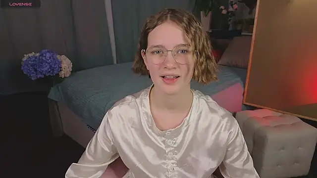 Mia Mooore online show from 02-13-26, 02:17