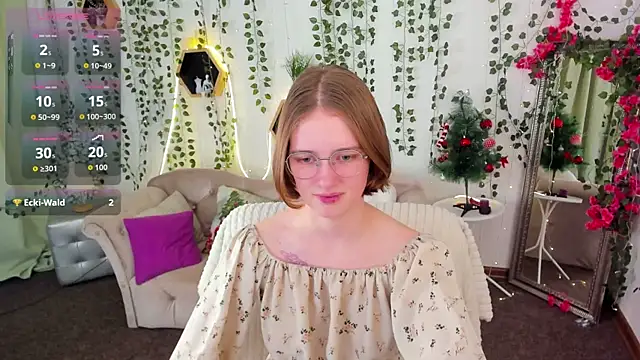 Mia Mooore online show from 12-18-25, 01:59