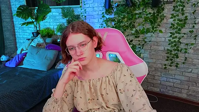 Mia Mooore online show from 02-24-26, 01:12