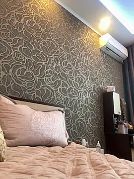 Sweet little gir online show from 03-04-26, 08:00