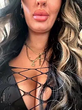 Lolaxox  online show from 01-10-26, 01:39