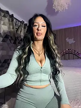 Lolaxox  online show from 01-09-26, 06:15