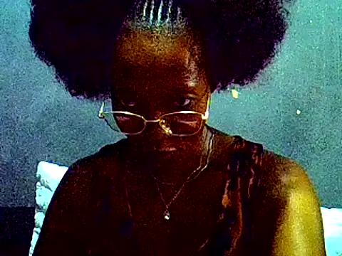 Snapshot of PreettyTee chatting on 04-12-26, 02:15 PreettyTee online show from 04-12-26, 02:15