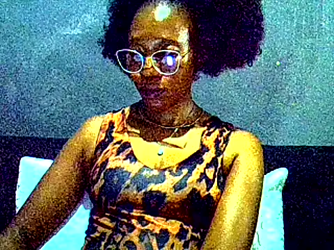 Snapshot of PreettyTee chatting on 04-17-26, 02:14 PreettyTee online show from 04-17-26, 02:14