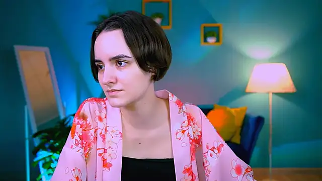 Snapshot of KateWillows chatting on 12-04-25, 04:11 KateWillows online show from 12-04-25, 04:11