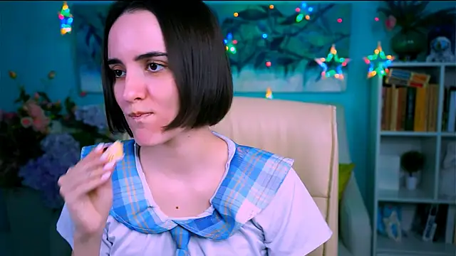 KateWillows online show from 04-12-26, 04:38