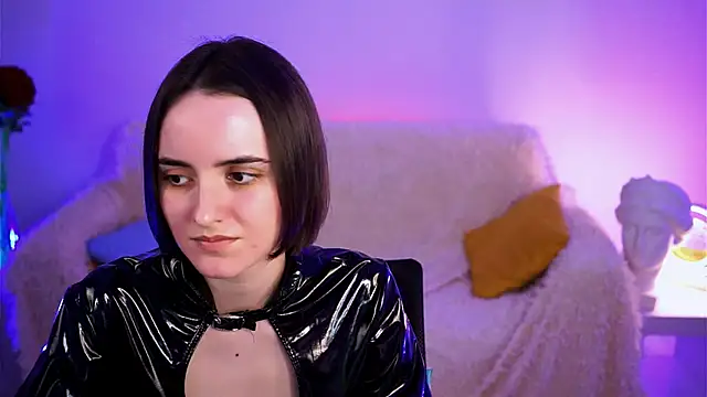 KateWillows online show from 04-13-26, 05:00