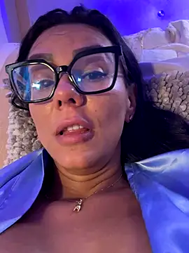 SofhiaTaylor online show from 12-13-25, 08:04