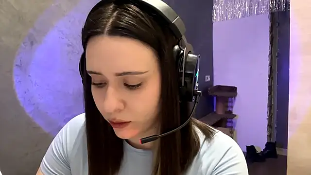 AngeliqueSulima online show from 12-17-25, 02:33