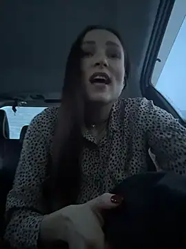 ZaraHill online show from 12-20-25, 02:47