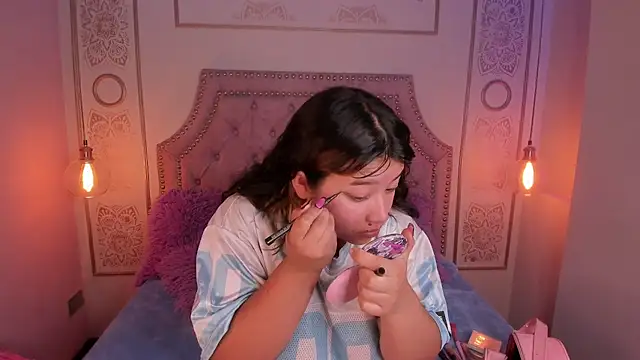 Snapshot of honny_blaice chatting on 12-20-25, 12:30 honny blaice online show from 12-20-25, 12:30