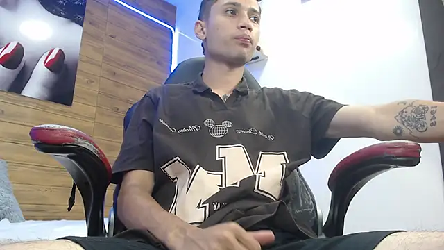 LucassSmith11 online show from 03-11-26, 08:14