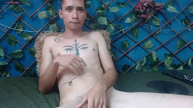 Snapshot of LucassSmith11 chatting on 01-05-26, 05:27 LucassSmith11 online show from 01-05-26, 05:27