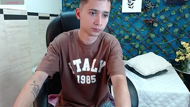 LucassSmith11 online show from 06-24-26, 08:39
