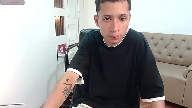 LucassSmith11 online show from 04-01-26, 07:33