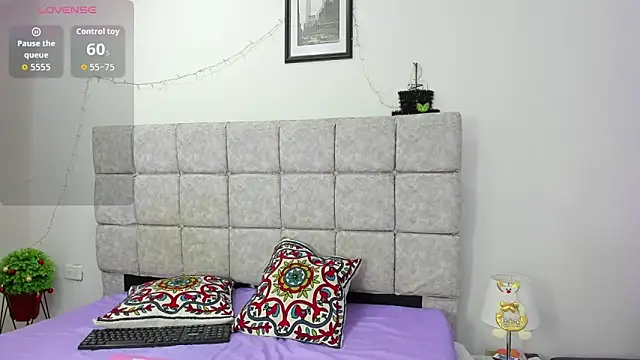 sofiia smith  online show from 12-21-25, 10:10